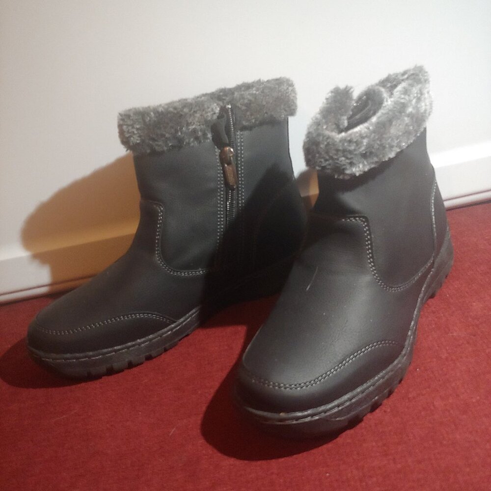 Khombu Women's All-Weather Boots – Water-Repellent, Memory Foam Comfort, -20°F C